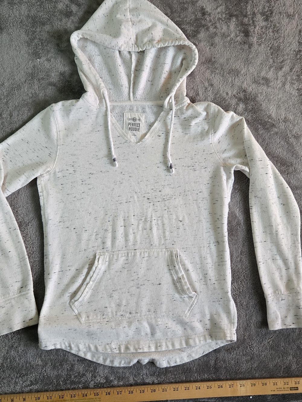Women’s Cream Speckled V-Neck Hoodie Sweater